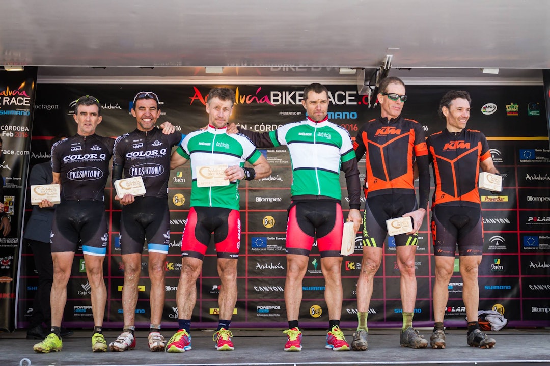 VETERAN-MASINER: Steffan Hartz Repshus og Knut Arne Dalsjø fikk igjen motta hyllesten fra scenen som etappevinnere i M50. Foto: ABR VETERAN-MASINER: Steffan Hartz Repshus og Knut Arne Dalsjø fikk igjen motta hyllesten fra scenen som etappevinnere i M50. Foto: ABR