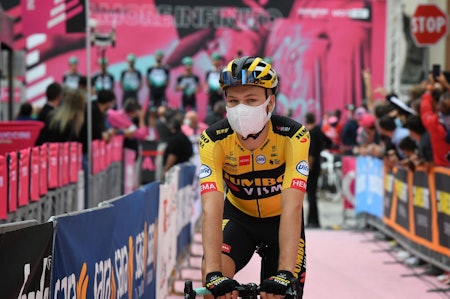 SLUTT FOR I ÅR: Tobias Foss har imponert så langt i årets Giro d'Italia, men nå må han dra hjem sammen med resten av Jumbo-Visma. Foto: Cor Vos. 