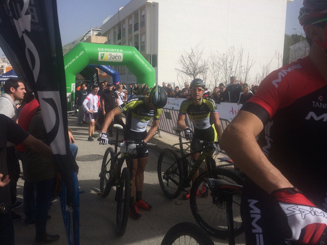 SISTE PAR UT: Lakata og Hynek startet sist på dagens tempoetappe og syklet desidert fortest. Foto: Øyvind Aas SISTE PAR UT: Lakata og Hynek startet sist på dagens tempoetappe og syklet desidert fortest. Foto: Øyvind Aas