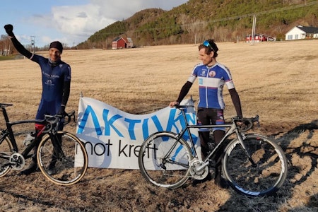 REKORDHOLDER: Jon Breivold (t.v) knuste Norgesrekorden i eversting. Makker Jahn Frederik Grue kom bare noen minutter bak. Foto: Gudmund Toverud Høglund jon breivold everesting