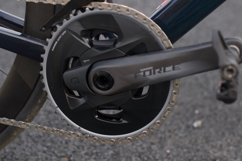 HELT KLAR: Canyon Ultimate-sykkelen kommer levert med Quarq watt-krank ferdig montert. SRAM QUARQ KRANK