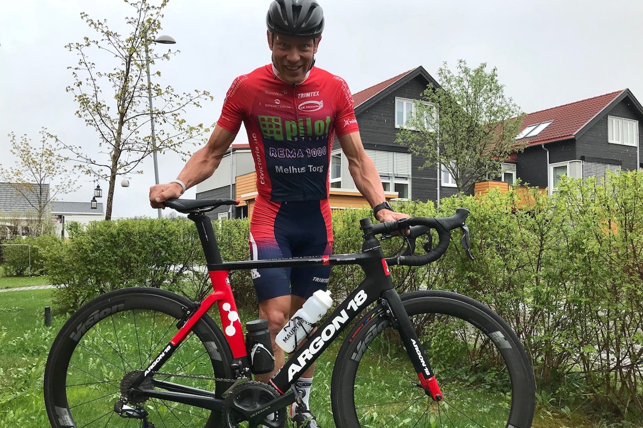 KLAR FOR LANGTUR: Frode Jermstad har noen triks i flaska, og egg i lommene. KLAR FOR LANGTUR: Frode Jermstad har noen triks i flaska, og egg i lommene.