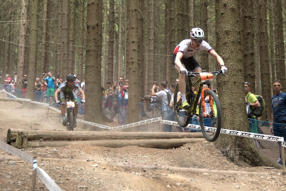 I fjor tok tok Petter Fagerhaug sin første verdenscupseier i Nove Mesto. I år ble han nummer fire i samme løypa. Foto: Bengt Ove Sannes Petter Fagerhaug foran Vlad Dascalu - WC Nove Mesto 2018 - Bengt Ove Sannes 1400x933