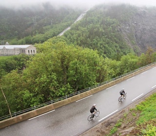 Historien: Langs veien som tar deg opp fra bunnen av dalføret byr Vestfjorddalen på både postkortvennlige fjellsider og minnene om helte-modig innsats under andre verdenskrig. Historien: Langs veien som tar deg opp fra bunnen av dalføret byr Vestfjorddalen på både postkortvennlige fjellsider og minnene om helte-modig innsats under andre verdenskrig.