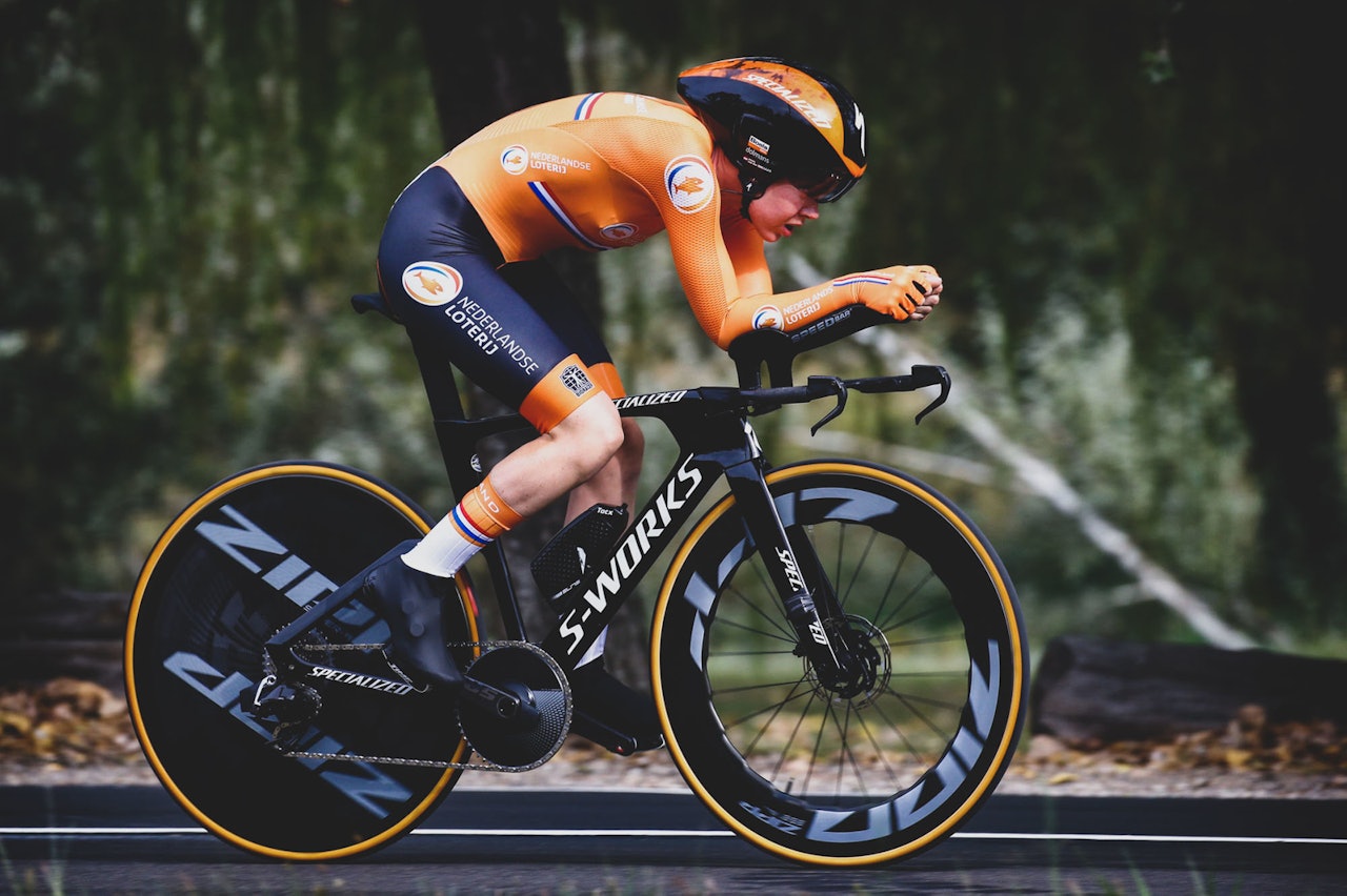 PÅ FJERDE FORSØK: Anna van der Breggen ble i dag verdensmester på tempo for kvinner. Seieren kom med en solid bismak. Foto: Cor Vos.  PÅ FJERDE FORSØK: Anna van der Breggen ble i dag verdensmester på tempo for kvinner. Seieren kom med en solid bismak. Foto: Cor Vos.