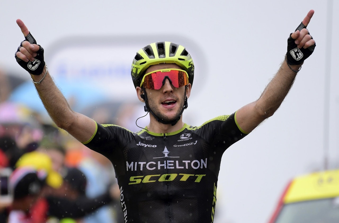 REDDER FAMILIENS ÆRE: Tvillingbror Adam har skuffet i sammendraget, men Simon har fikset biffen for familien Yates med to etappeseire. Foto: Cor Vos.  REDDER FAMILIENS ÆRE: Tvillingbror Adam har skuffet i sammendraget, men Simon har fikset biffen for familien Yates med to etappeseire. Foto: Cor Vos.