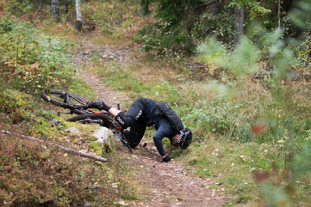 Løypesjef Svenn Fjeldheim falt for egne triks i løypa under DrammEnduro 2014. Foto: Silje Holmsen Svenn Fjeldheim Enduro Drammen 2014 - Silje holmsen 1400x933
