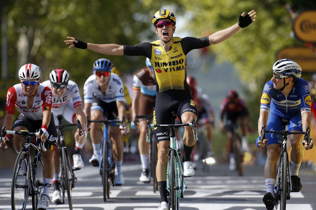 DEBUTSEIER: Tidligere sykkelkrossverdensmester Wout van Aert feirer etappeseier i sin aller første Tour de France. Foto: Cor Vos. 