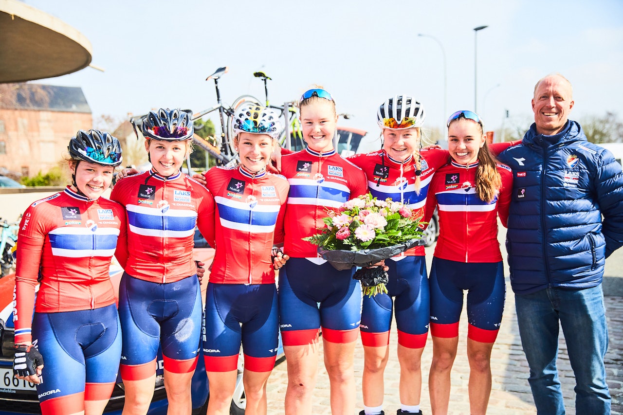 LANDSLAGET: Kvinnelandslaget sikret seg en pallplass med Pernille Feldmann på første ritt i Nations Cup 2018. Foto: Håkon Mæland LANDSLAGET: Kvinnelandslaget sikret seg en pallplass med Pernille Feldmann på første ritt i Nations Cup 2018. Foto: Håkon Mæland