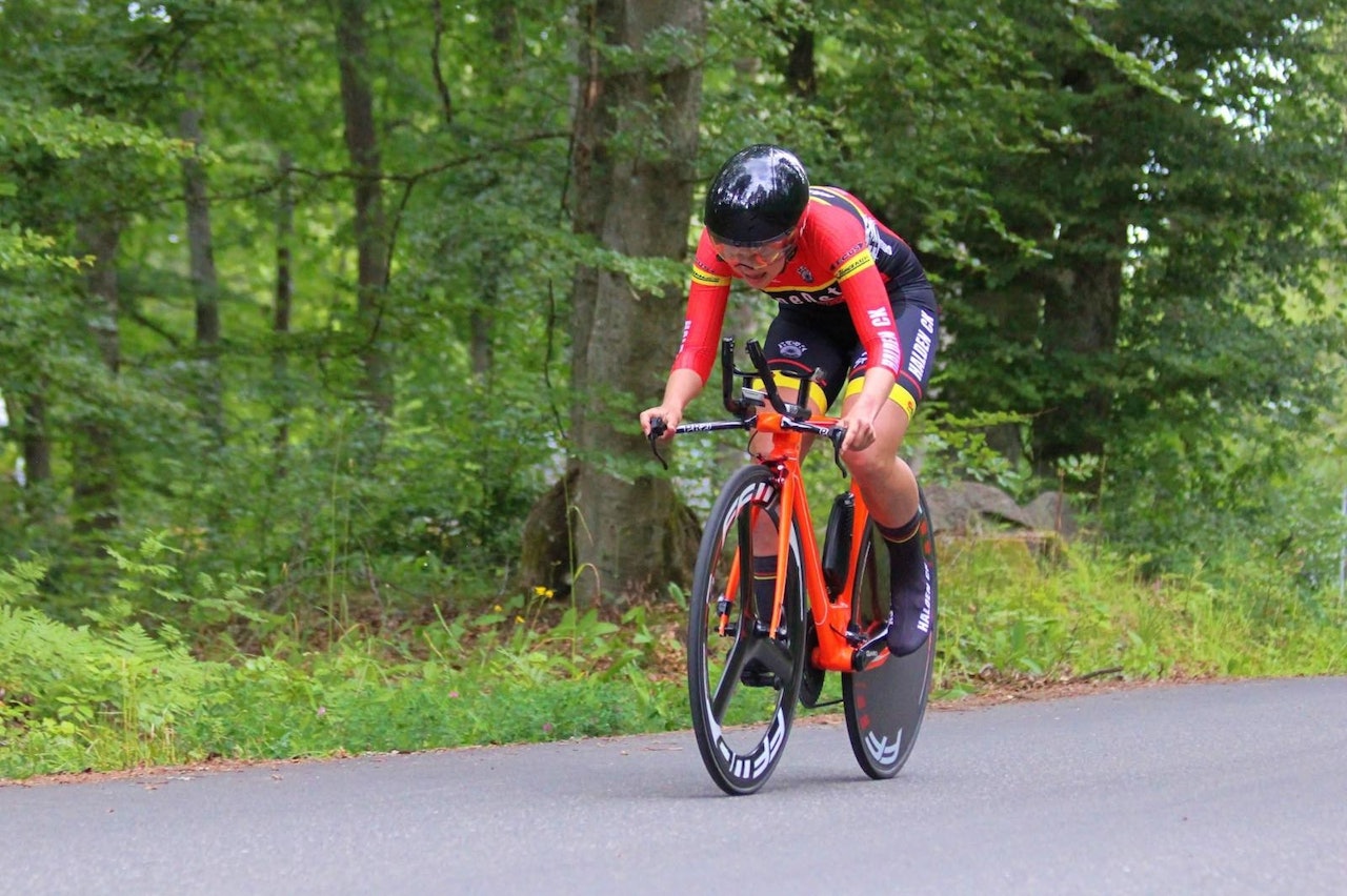 TOPP 10: Elise Marie Olsen var beste norske junior i dameklassen, og topp ti totalt på den 3.2 kilometer lange prologen i U6 mandag kveld. Foto: Bjørn A. Olsen TOPP 10: Elise Marie Olsen var beste norske junior i dameklassen, og topp ti totalt på den 3.2 kilometer lange prologen i U6 mandag kveld. Foto: Bjørn A. Olsen