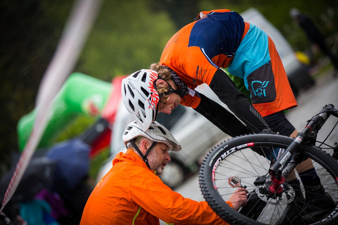 SISTE LITEN: Litt mekking blir det før startskuddet går. TSR2015-5657a