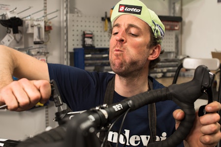 LØST LAGER? Det løser du lett. Ta en titt på Landeveis mekkeskole for å finne ut hvordan du strammer styrelageret! Foto: Christian Nerdrum. stramme styrelager, landevei, mekkeskole, stram styrelageret