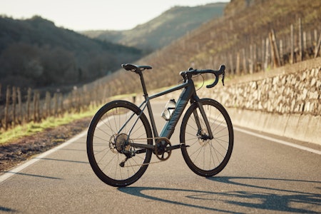 EL-RACER: Canyon Endurace:On al 7.0 har hjelpemotor og aluramme til en ganske rimelig pris.  Canyon Endurace:On