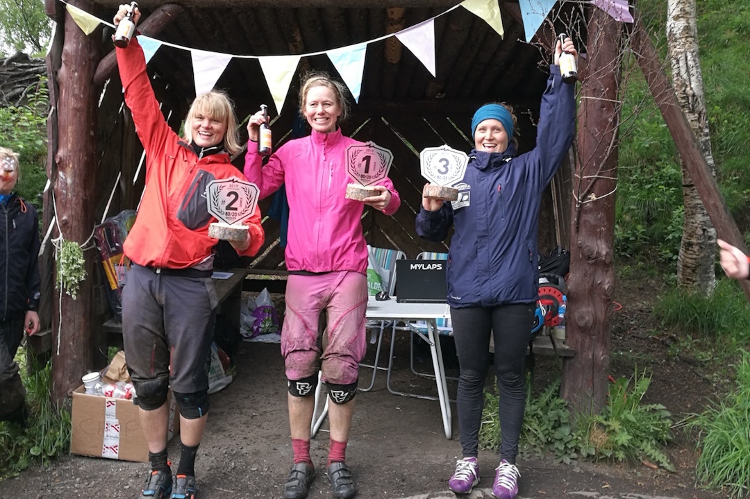 Hilde Sangesland Strædet - Anette Røssum Bastnes - Vera Leivsdottir - Bodø Enduro 2017 - Foto Alice Grindheim 1400x933