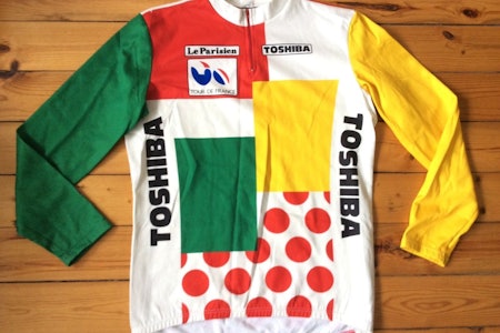STYGG SAK: Dette var faktisk en trøye du kunne vinne i Tour de France, Bernard Hinault har eksempelvis båret den ved flere anledninger. Foto: Toshiba.