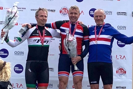 GJEVT: Arvid Johannesen fra arrangørklubben Nordhordaland SK sikret seg NM-gullet på tempo for klassen M50-54. Håkon Zahl fra IF Frøy ble nummer to og Geir Møllegaard fra TVK nummer tre. Foto: Privat  GJEVT: Arvid Johannesen fra arrangørklubben Nordhordaland SK sikret seg NM-gullet på tempo for klassen M50-54. Håkon Zahl fra IF Frøy ble nummer to og Geir Møllegaard fra TVK nummer tre. Foto: Privat