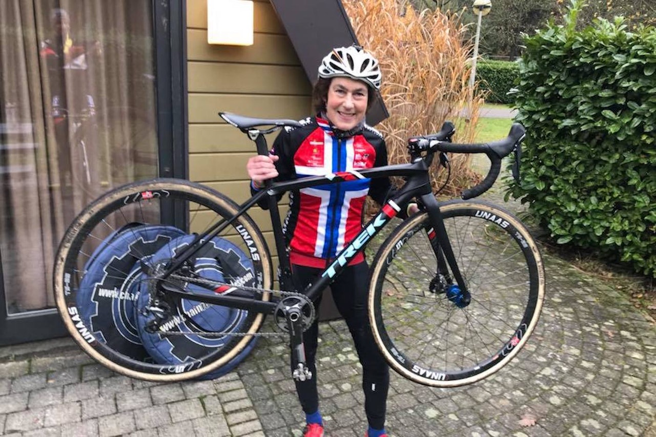 VERDENSMESTER: Gjertrud Bø tok sin tiende VM-tittel med seieren i Mol. Foto: Privat VERDENSMESTER: Gjertrud Bø tok sin tiende VM-tittel med seieren i Mol. Foto: Privat