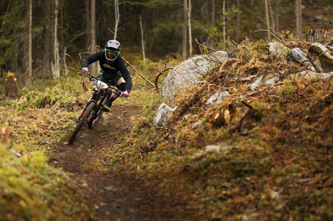 SS4: Karusellen, berg-og-dal-banen, fornøyelsesparken, eller bare SS4, som stien heter er en stilstudie i flytsti. Ted Johansen har full kontroll. _KHK4190