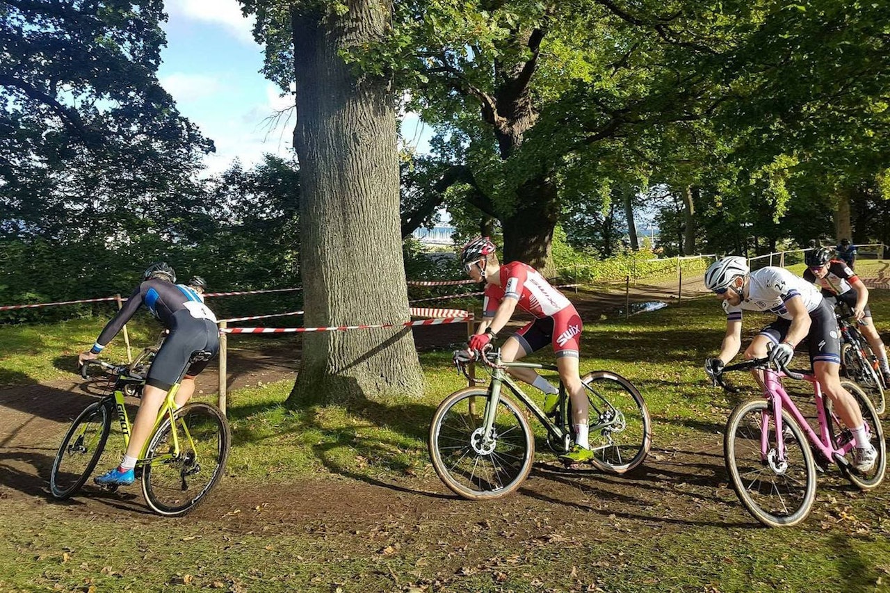 TOPP 10: Fredrik Haraldseth (midten) kom på 7.plass i UCI-rittet i Kronborg søndag. Foto: Privat TOPP 10: Fredrik Haraldseth (midten) kom på 7.plass i UCI-rittet i Kronborg søndag. Foto: Privat