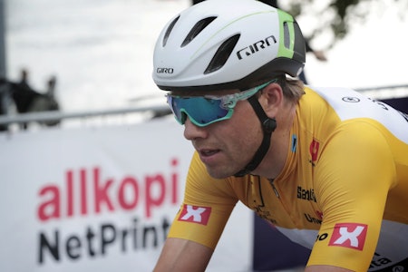 KULT I GULT: Med dagens etappeseier kjører Edvald i rittets gule ledertrøye i morgen, her fra Tour of Norway. Foto: Cor Vos. 