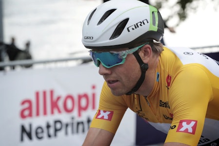 KULT I GULT: Med dagens etappeseier kjører Edvald i rittets gule ledertrøye i morgen, her fra Tour of Norway. Foto: Cor Vos.  KULT I GULT: Med dagens etappeseier kjører Edvald i rittets gule ledertrøye i morgen, her fra Tour of Norway. Foto: Cor Vos.