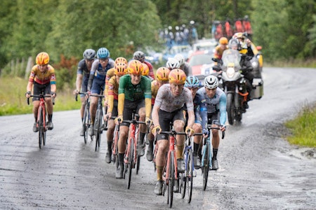 KREVENDE: Det fire dager lange etapperittet Tour te Fjells hadde som vanlig store innslag av grus og vesentlig vær. Her fra kongeetappen lørdag kveld. Foto: Cecilie Christensen Tour te Fjells 2020 menn senior