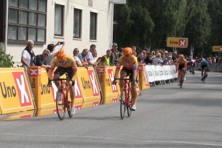 PERFEKT OPPTREKK: Daniel Hoelgaard (til venstre) vant den 77km lange flate finaleetappen i Tour te Fjells etter det han beskriver som perfekt opptrekk. Foto: Ingeborg Scheve Daniel Hoelgaard vant finaleetappen i Tour te Fjells