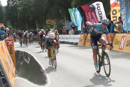 OPPSKRIFTSMESSIG: Pernille Feldmann tok seieren på finaleetappen i Tour te Fjells etter perfekt opptrekk fra lagvenninnene. Foto: Ingeborg Scheve Pernille Feldmann Tour te Fjells