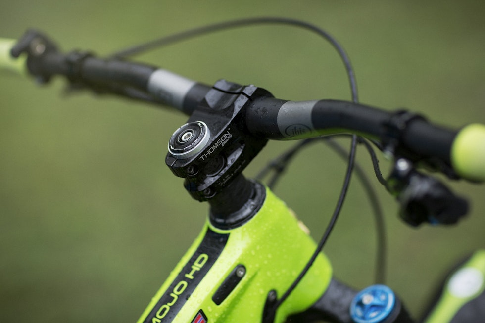 HOLDER: Et Thomson X4 50mm stem holder på styret. _IPP5604
