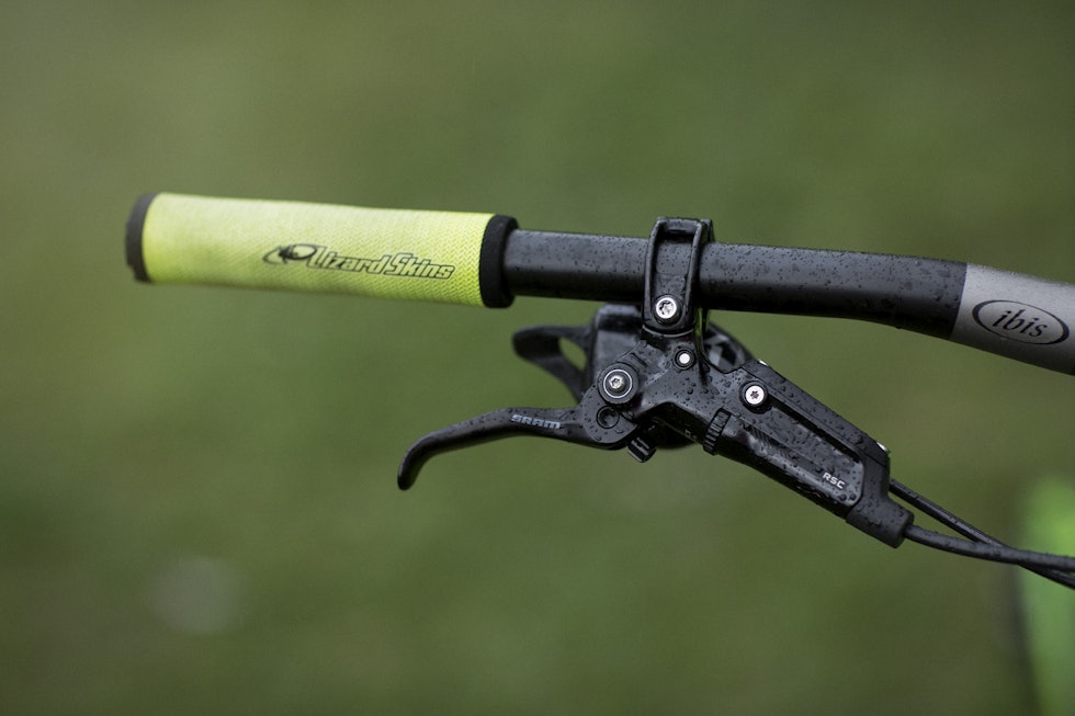 HOLD FAST: Lette Lizardskins-holker, med Avid Guide RSC bremser, og XO1 gir. _IPP5649