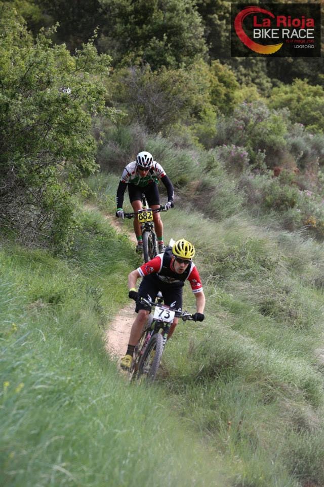 UTFORJAG: Det gjelder å bruke spisskompetansen man har. Går det utfor gjelder det å komme seg forbi og oppover i feltet. Her ser jeg etter en passeringsmulighet. UTFORJAG: Det gjelder å bruke spisskompetansen man har. Går det utfor gjelder det å komme seg forbi og oppover i feltet. Her ser jeg etter en passeringsmulighet.