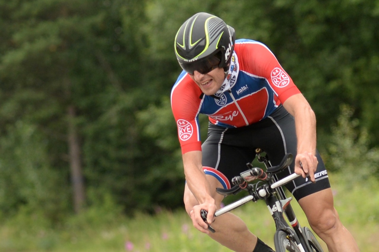 JOSE ARETA fra SK Rye vil kjøre videre i Tour de Hallingdal med gul trøye, etter andreplassen på lørdagens tempoetappe. Foto: Kent Murdoch JOSE ARETA fra SK Rye vil kjøre videre i Tour de Hallingdal med gul trøye, etter andreplassen på lørdagens tempoetappe. Foto: Kent Murdoch