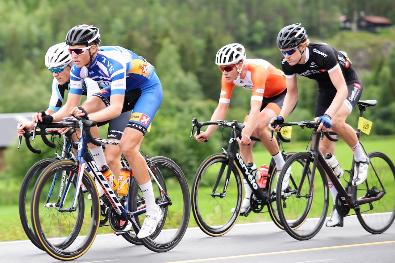 BRUDDET med Kristian Tjønneland, Kristian Klevgård, Petter Zahl Mrken og Dan Erik Hansenholdt helt til mål, men Audun Fløtten fortsetter i gult, Foto: Kent Murdoch BRUDDET med Kristian Tjønneland, Kristian Klevgård, Petter Zahl Mrken og Dan Erik Hansenholdt helt til mål, men Audun Fløtten fortsetter i gult, Foto: Kent Murdoch