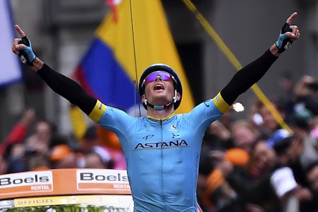 ENDELIG FØRST: Jakob Fuglsang har stått på podiet i flere klassikere denne sesongen, men aldri vært først, det gjorde han noe med i dag. Foto: Cor Vos.  ENDELIG FØRST: Jakob Fuglsang har stått på podiet i flere klassikere denne sesongen, men aldri vært først, det gjorde han noe med i dag. Foto: Cor Vos.