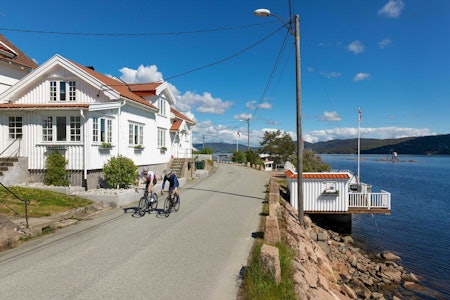 MUMMIHUS: De gamle trehusene ved Svelvik er det nærmeste en kommer sørlandsidyll på Østlandet.
