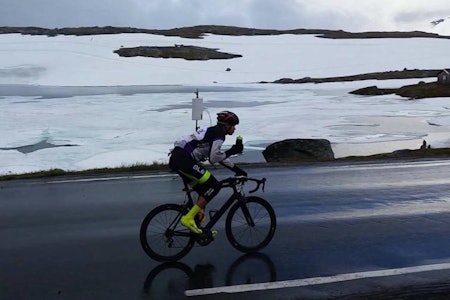 HUSTRIG: Det var både fuktig og småkjølig over fjellet, men de 430 kilometerne gikk likevel overraskende greit, sier Jon Andreas Klokkehaug, som vant Jotunheimen Rundt med knusende margin. Foto: Privat HUSTRIG: Det var både fuktig og småkjølig over fjellet, men de 430 kilometerne gikk likevel overraskende greit, sier Jon Andreas Klokkehaug, som vant Jotunheimen Rundt med knusende margin. Foto: Privat