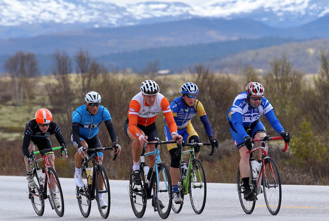 Audun Fløtten (midten) kjørte alene i brudd i seks mil. Det lønte seg. Foto: Ola Morken  Audun Fløtten (midten) kjørte alene i brudd i seks mil. Det lønte seg. Foto: Ola Morken