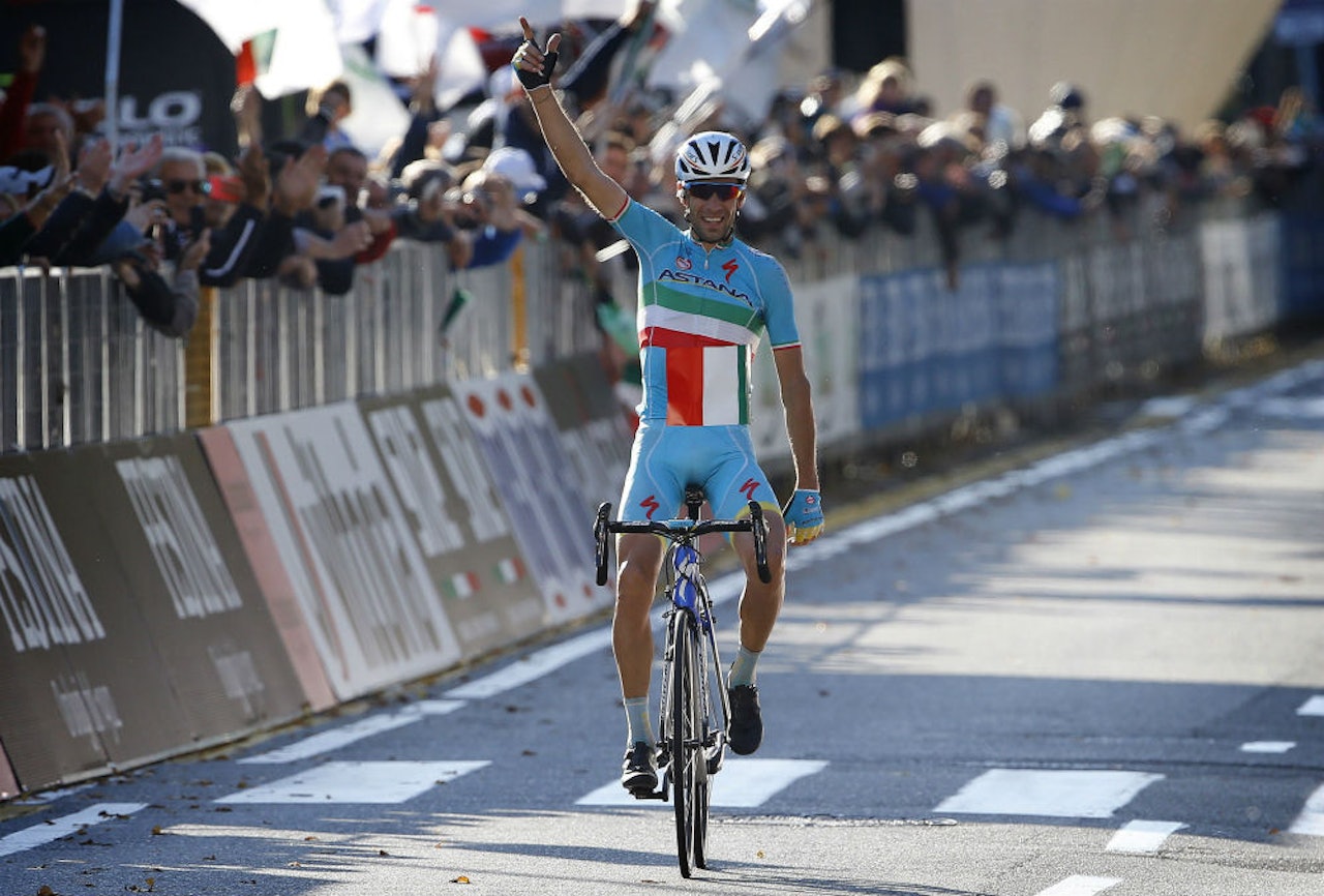 POPULÆRT: Stor dag for det italienske hjemmepublikumet, da Vincenzo Nibali vant Giro di Lombaria. Foto: Cor Vos POPULÆRT: Stor dag for det italienske hjemmepublikumet, da Vincenzo Nibali vant Giro di Lombaria. Foto: Cor Vos