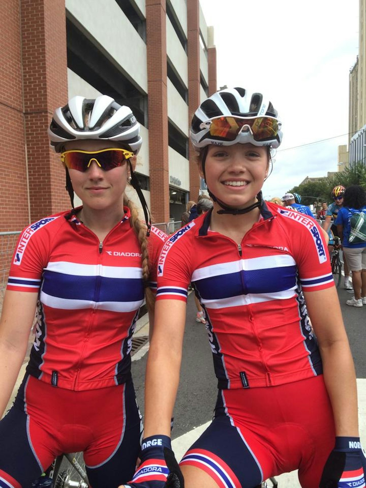 LOVENDE JENTER: Ingvild Gåskjenn (t.v.) og Susanne Andersen leverte en flott VM-fellesstart i juniorklassen.  LOVENDE JENTER: Ingvild Gåskjenn (t.v.) og Susanne Andersen leverte en flott VM-fellesstart i juniorklassen.