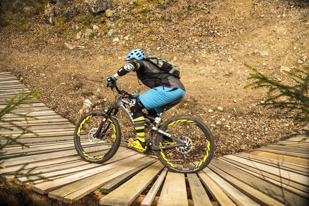 Rickard Sundell demonstrerer hvordan wallriden skal forseres. IMG_5727 copy