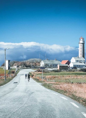Tar plass: Lista fyr ruver i det værharde landskapet. Tar plass: Lista fyr ruver i det værharde landskapet.