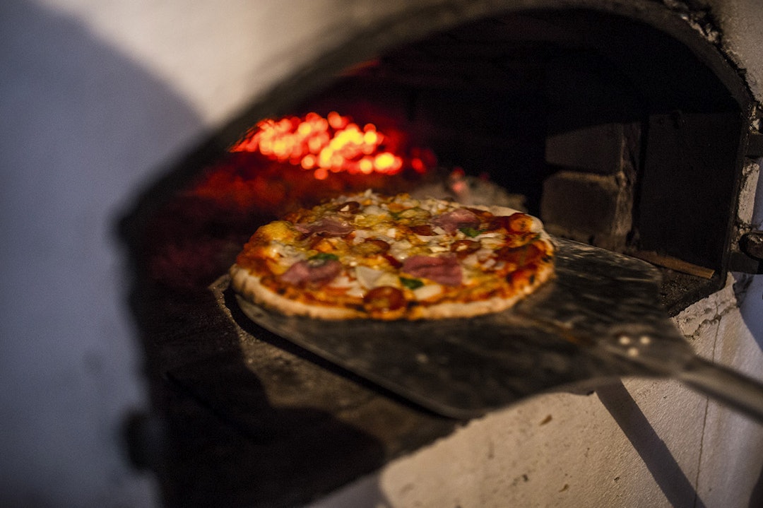 Nystekt pizza, rett fra steinovnen. IMG_5777