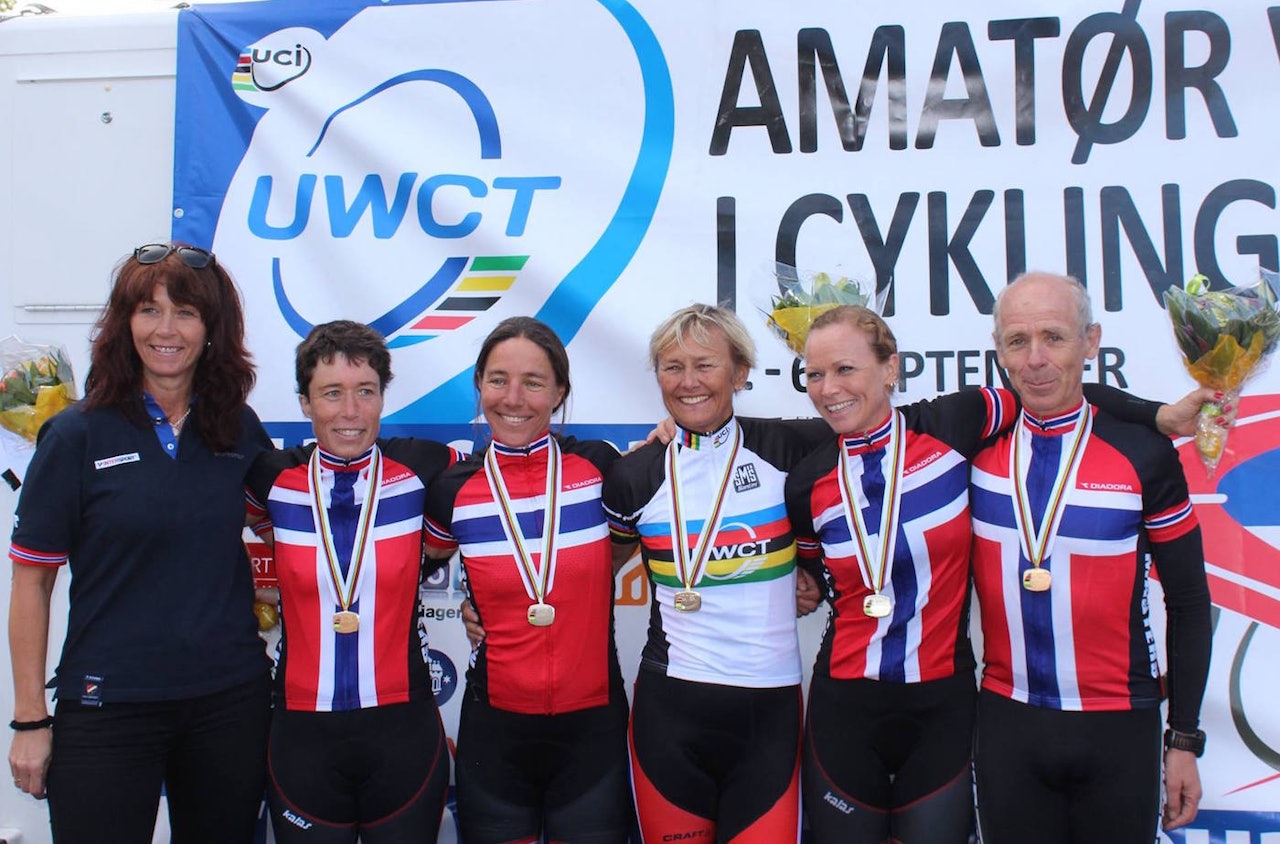 Medaljevinnere fellesstart Masters-VM i Danmark: Fra venstre Heidi Jørgensen Krokdal fraNCF, Camilla Hott (bronse K45-49), Kristin Falck (sølv K45-49), Sissel Vien (gull K55-59), Elisabeth Solberg (sølv K35-39) og Jan Bodin (bronse M55-59). Foto: Privat Medaljevinnere fellesstart Masters-VM i Danmark: Fra venstre Heidi Jørgensen Krokdal fraNCF, Camilla Hott (bronse K45-49), Kristin Falck (sølv K45-49), Sissel Vien (gull K55-59), Elisabeth Solberg (sølv K35-39) og Jan Bodin (bronse M55-59). Foto: Privat