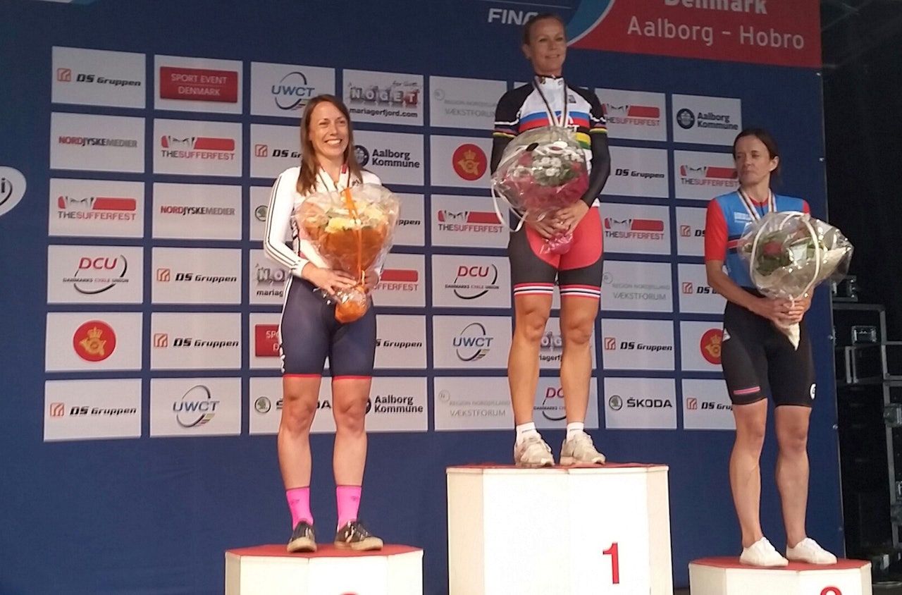 Elisabeth Solberg debuterte til VM-seier på tempo under Masters-VM i Danmark torsdag. Helen McKay og Jessica Bacon fra Storbritannia ble henholdsvis nummer to og tre. Foto: Privat Elisabeth Solberg debuterte til VM-seier på tempo under Masters-VM i Danmark torsdag. Helen McKay og Jessica Bacon fra Storbritannia ble henholdsvis nummer to og tre. Foto: Privat