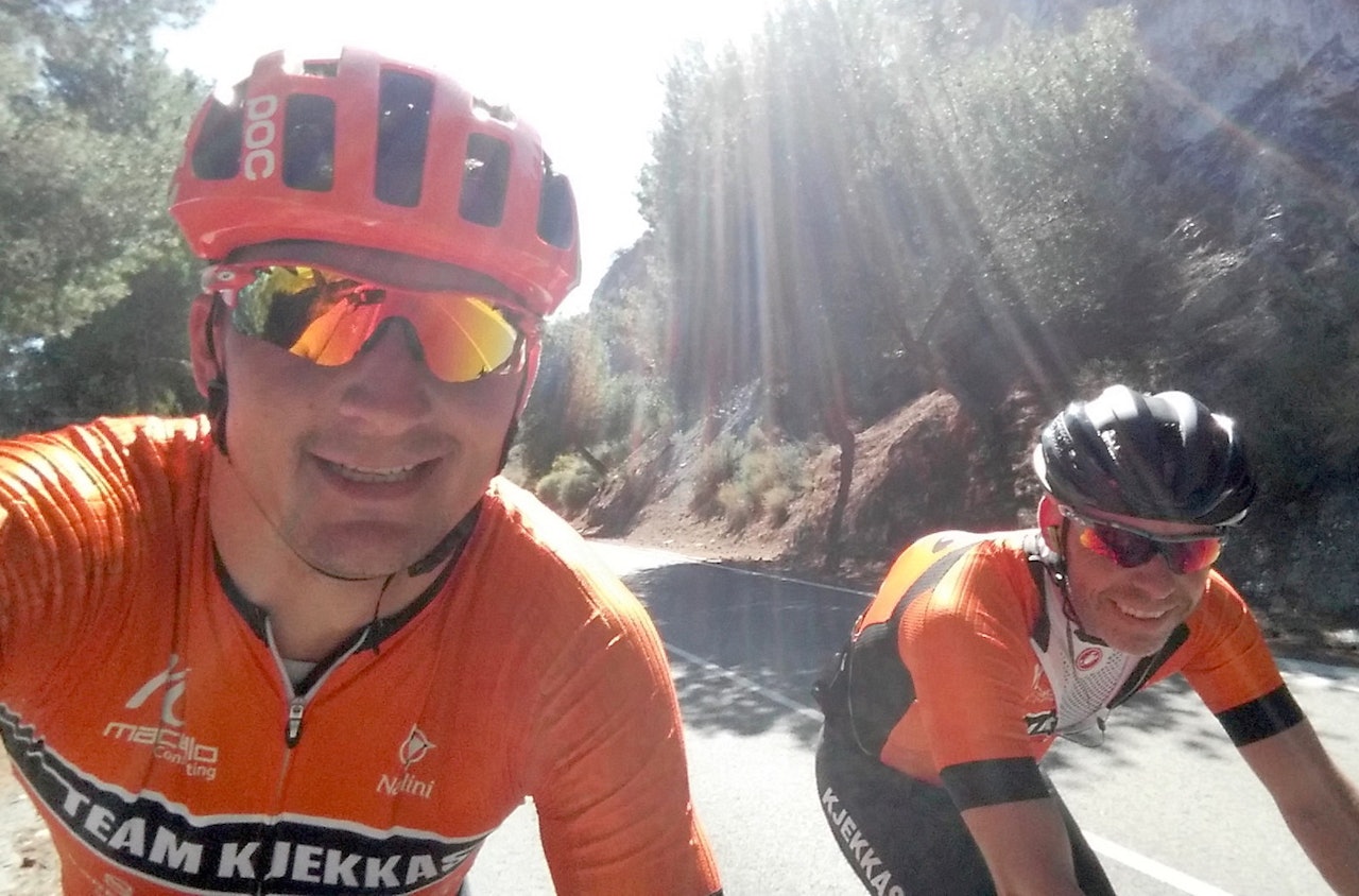 Aleksander Stijelja (til venstre) er rookie i Masters-VM i Danmark i slutten av uka. Det var klubbkompisen i Team Kjekkas, Per Christian Eidevik (til høyre), som solgte ham på prosjektet. Foto: Privat Aleksander Stijelja (til venstre) er rookie i Masters-VM i Danmark i slutten av uka. Det var klubbkompisen i Team Kjekkas, Per Christian Eidevik (til høyre), som solgte ham på prosjektet. Foto: Privat