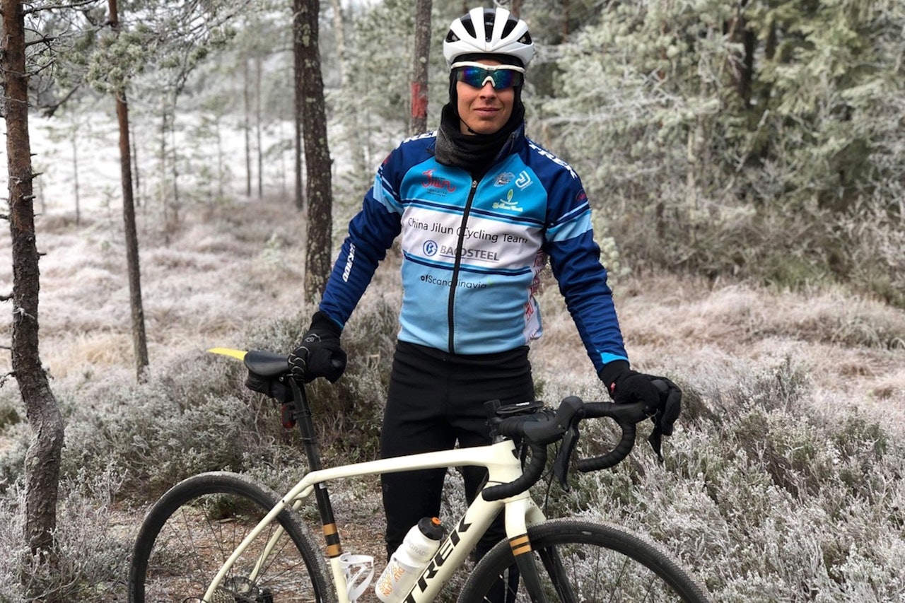 KLIMAPILEGRIM: Jonas Orset har satt opp sin nye gravelsykkel slik at han skal få en mest mulig behagelig reise til klimatoppmøtet Katowice i Polen. Foto: Privat