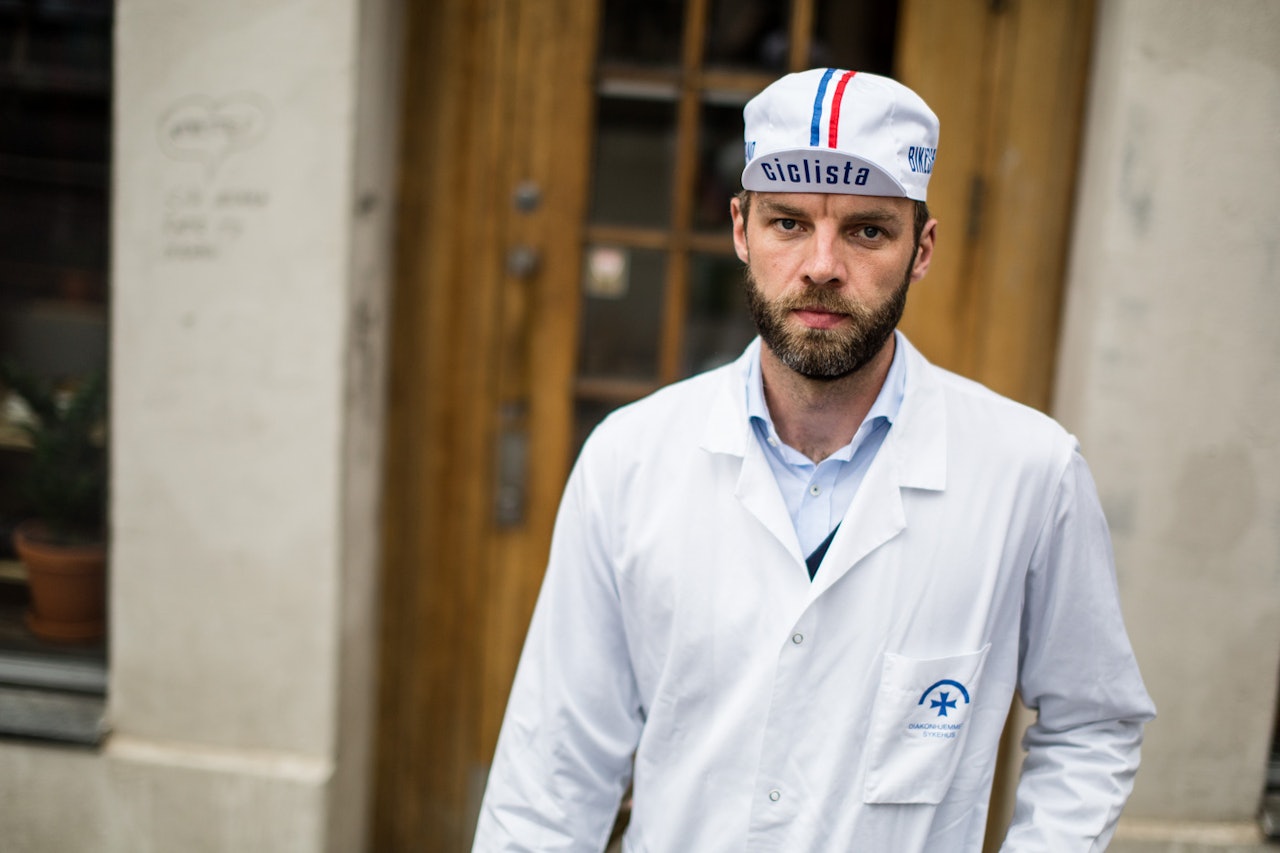 PASSER PÅ DOSERINGEN: Farmasøyt Tore Haslemo har oppskriften du trenger for at kroppen skal holde koken gjennom hele treningsøkta – eller rittet. Bilde: Christian Nerdrum PASSER PÅ DOSERINGEN: Farmasøyt Tore Haslemo har oppskriften du trenger for at kroppen skal holde koken gjennom hele treningsøkta – eller rittet. Bilde: Christian Nerdrum