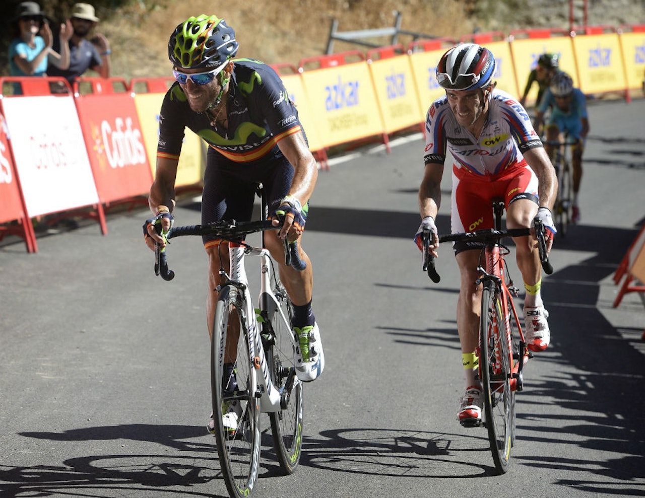 NUMMER NI: I en vanskelig avslutning tok Alejandro Valverde sin niende etappeseier i Vuelta a España. Foto: Cor Vos NUMMER NI: I en vanskelig avslutning tok Alejandro Valverde sin niende etappeseier i Vuelta a España. Foto: Cor Vos