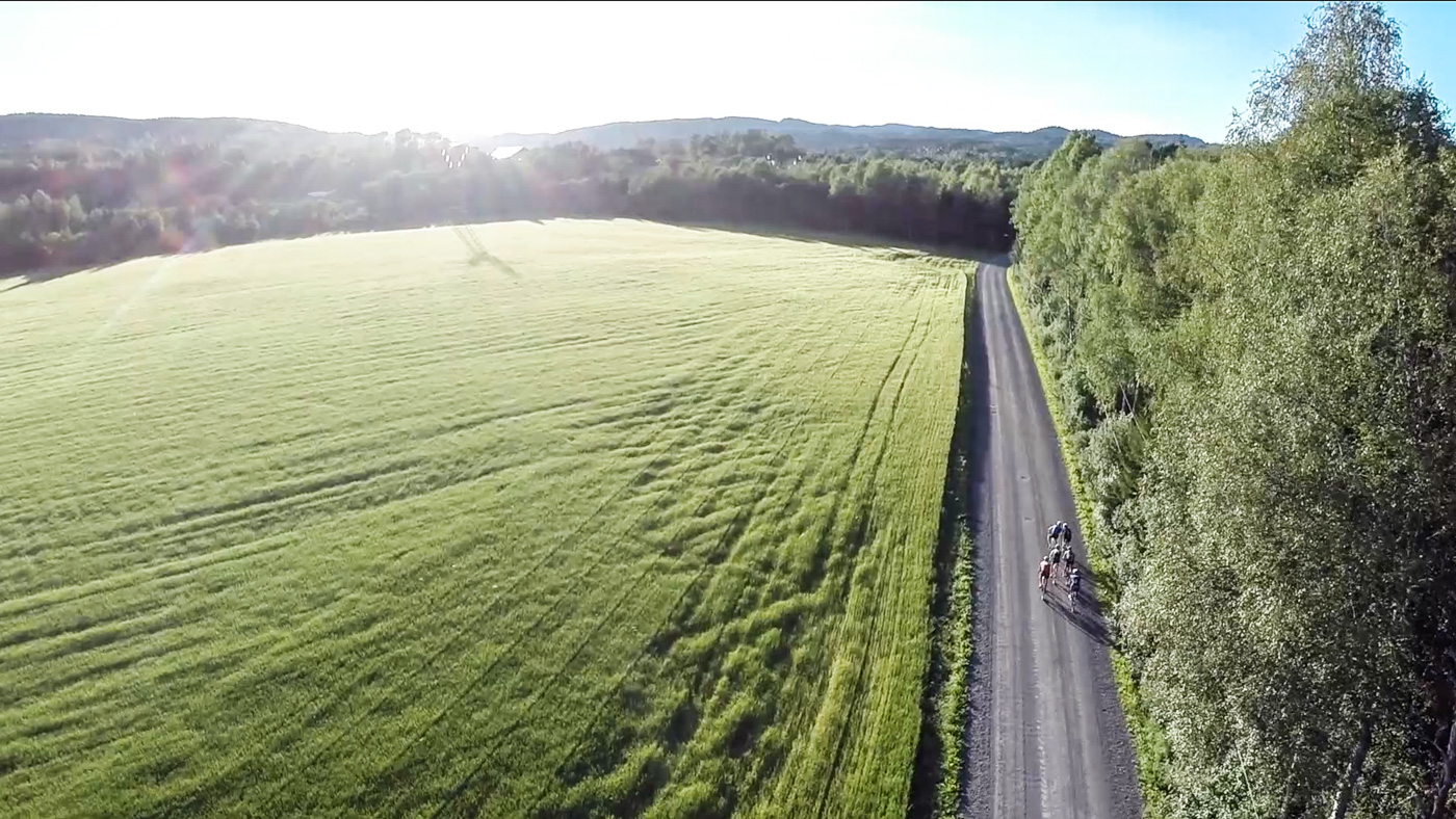 LEV LANDLIG: Profiler i sporten og eksperter på diverse områder kommer til orde i den nye programserien til Landevei. Bilde: Christian Nerdrum