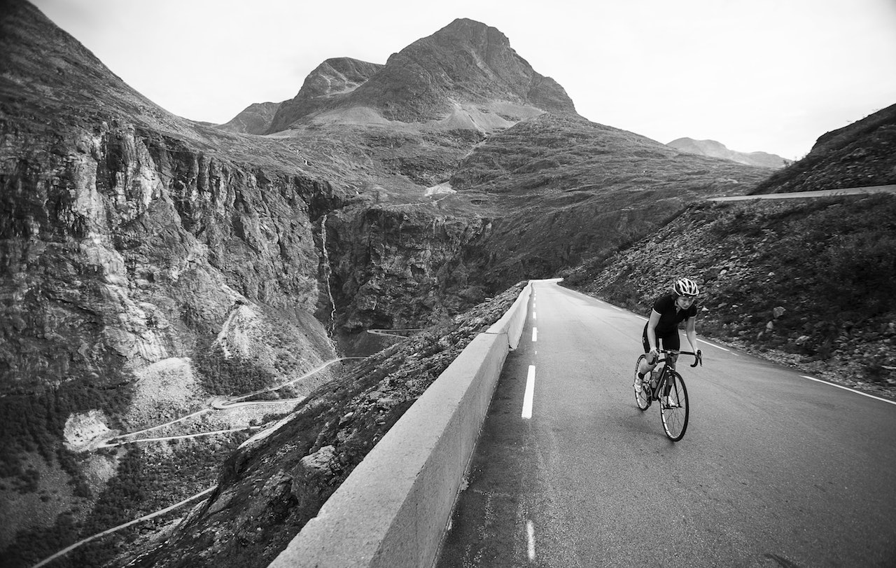 VERDENSKJENT: Trollstigen er bare en av mange høydepunkter i denne utgaven av Norges flotteste. Foto: Magnus Roaldset Furset. VERDENSKJENT: Trollstigen er bare en av mange høydepunkter i denne utgaven av Norges flotteste. Foto: Magnus Roaldset Furset.